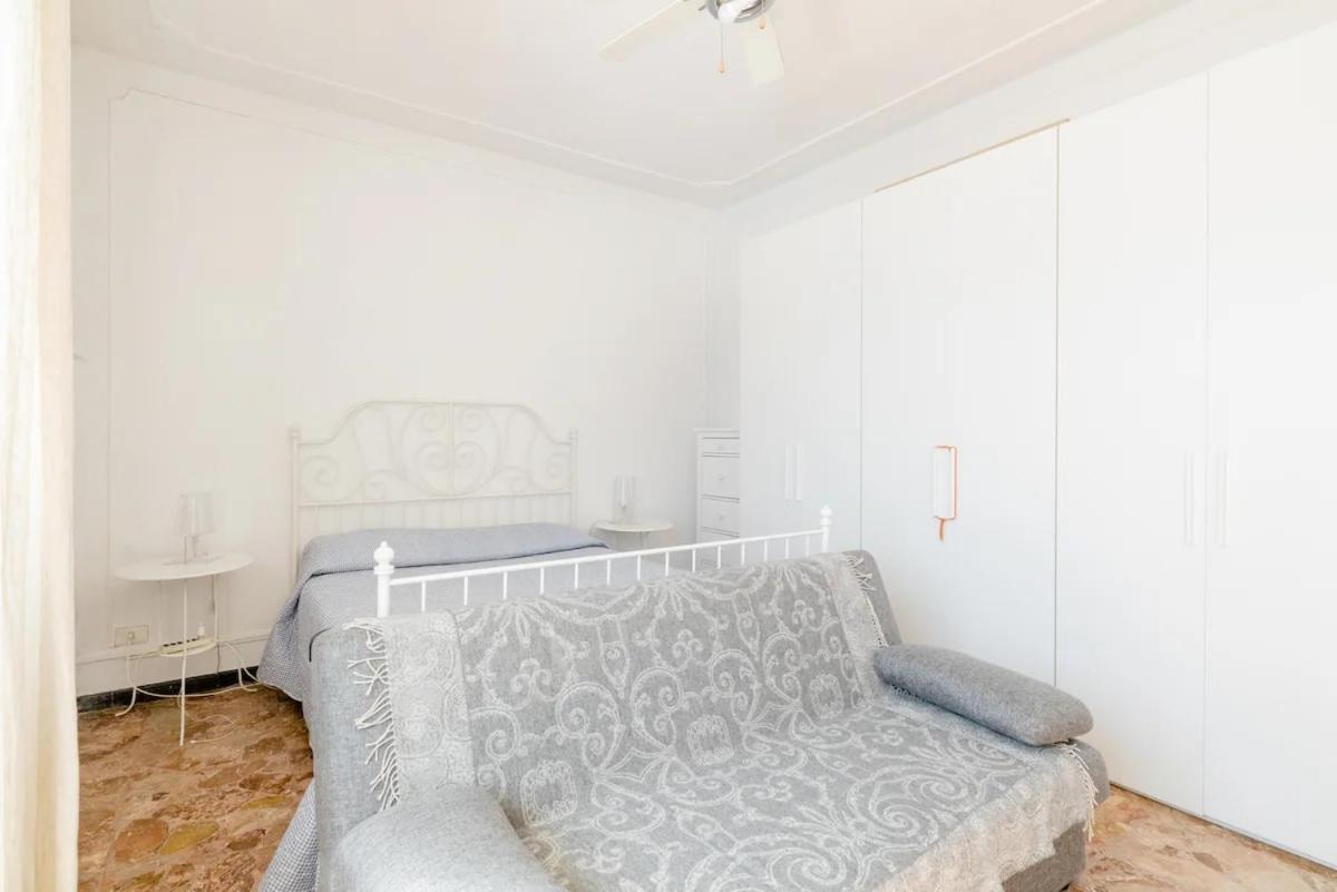 Spaziosa Matrimoniale Nel Centro Di Modena Módena Exterior foto
